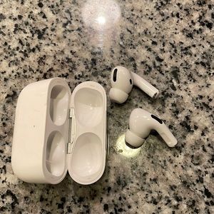 AirPods